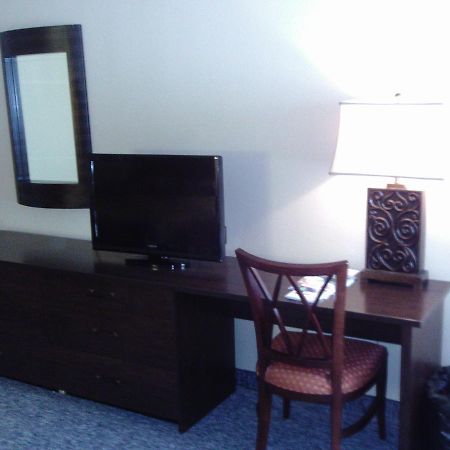 5Th Avenue Inn & Suites Rochester Bagian luar foto