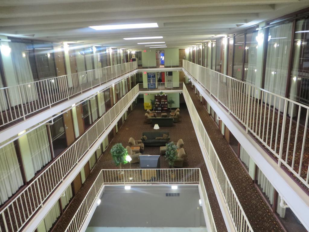 5Th Avenue Inn & Suites Rochester Bagian luar foto