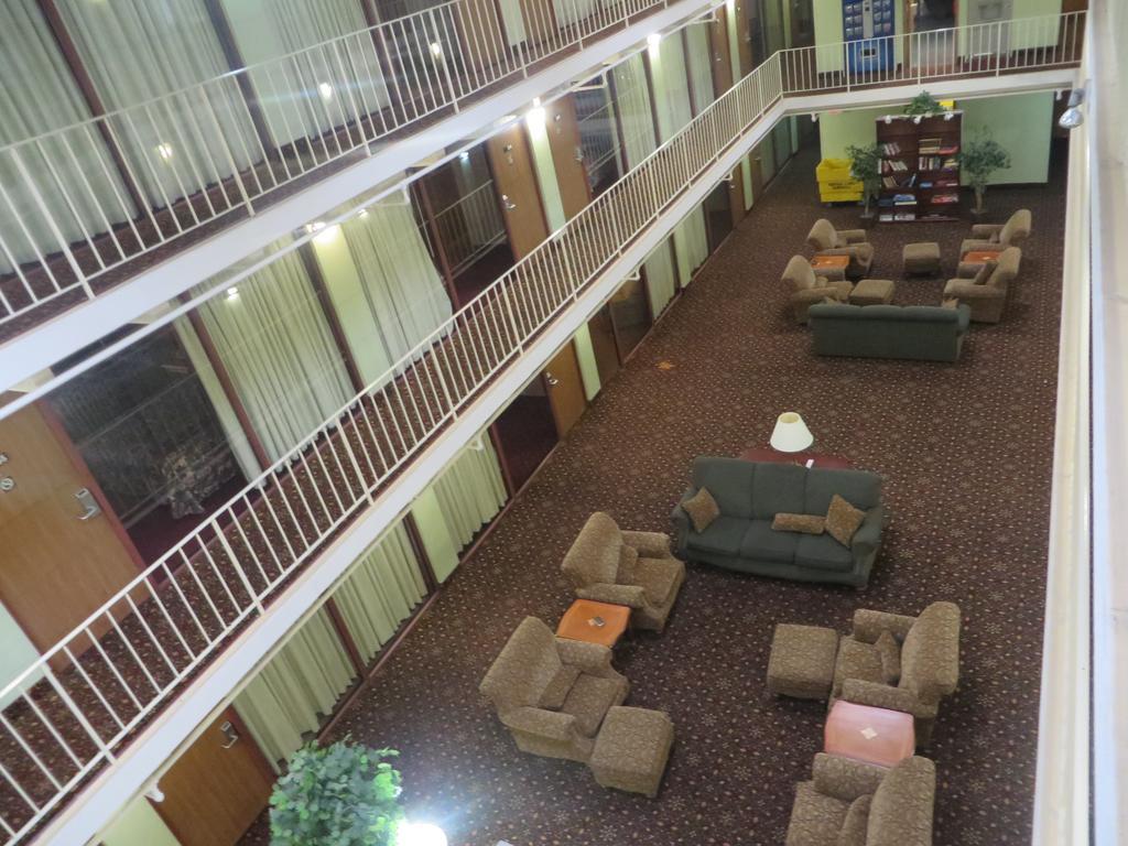 5Th Avenue Inn & Suites Rochester Bagian luar foto