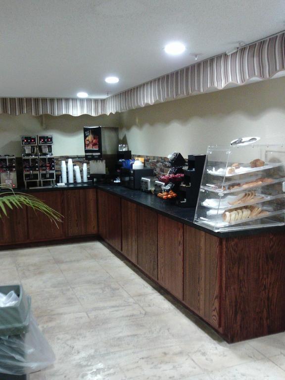 5Th Avenue Inn & Suites Rochester Bagian luar foto