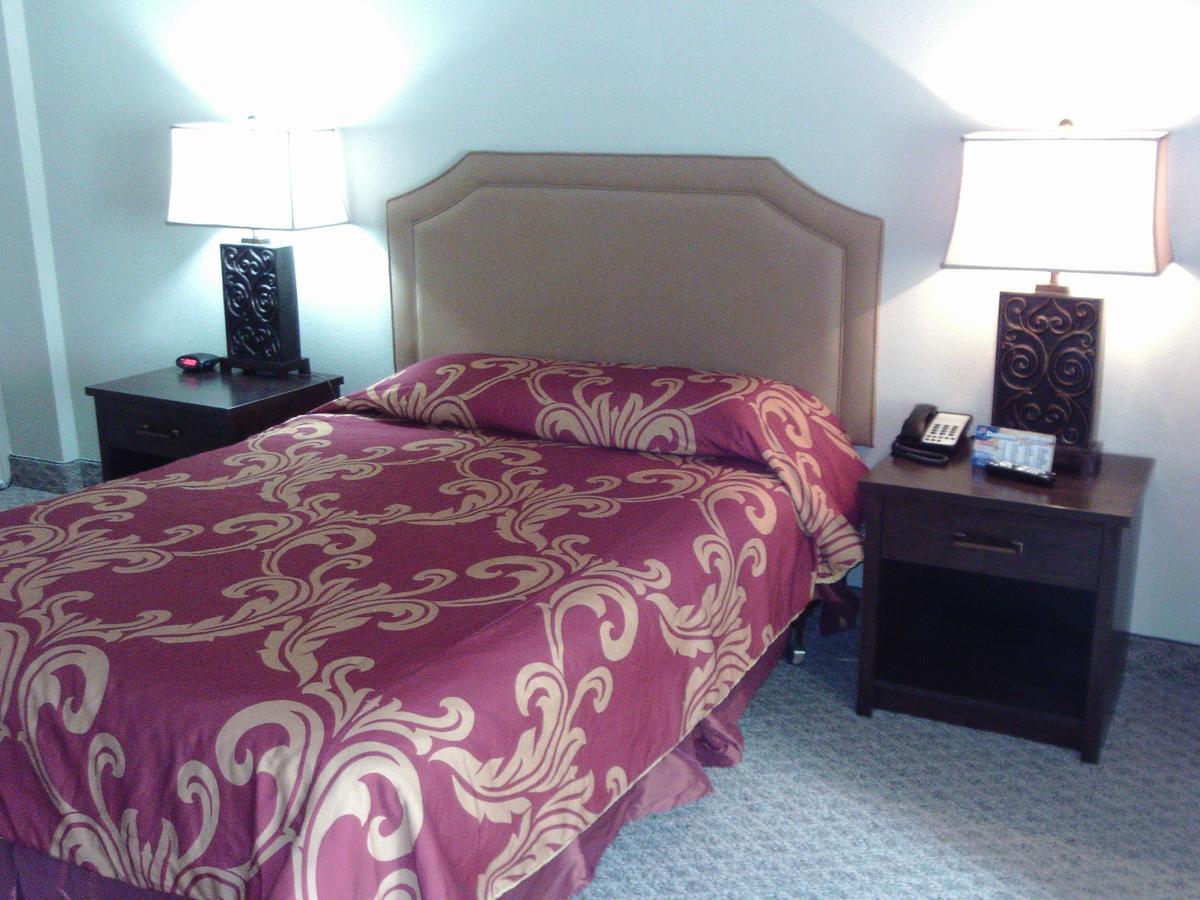5Th Avenue Inn & Suites Rochester Bagian luar foto