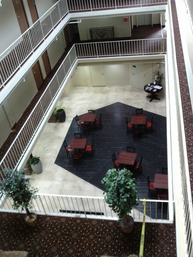 5Th Avenue Inn & Suites Rochester Bagian luar foto