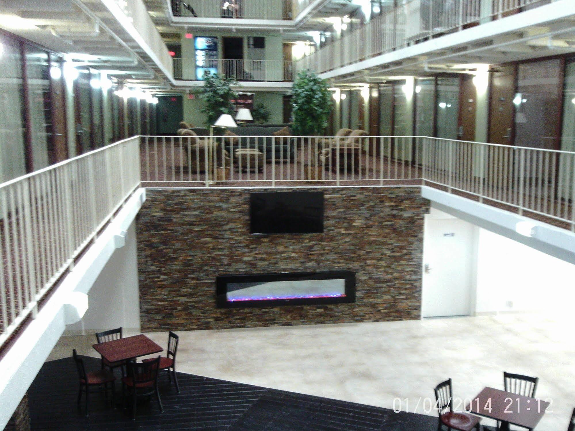 5Th Avenue Inn & Suites Rochester Bagian luar foto