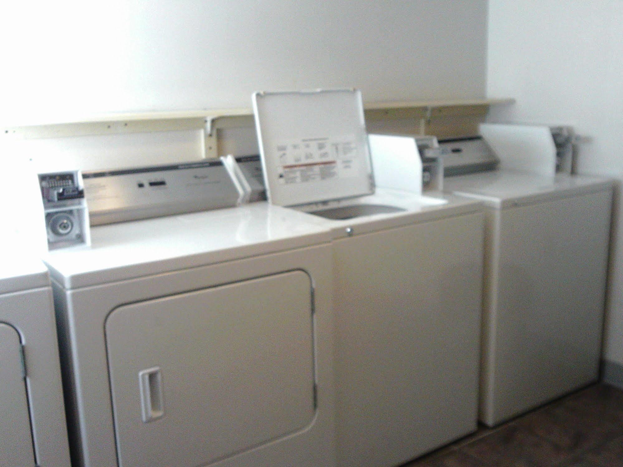 5Th Avenue Inn & Suites Rochester Bagian luar foto