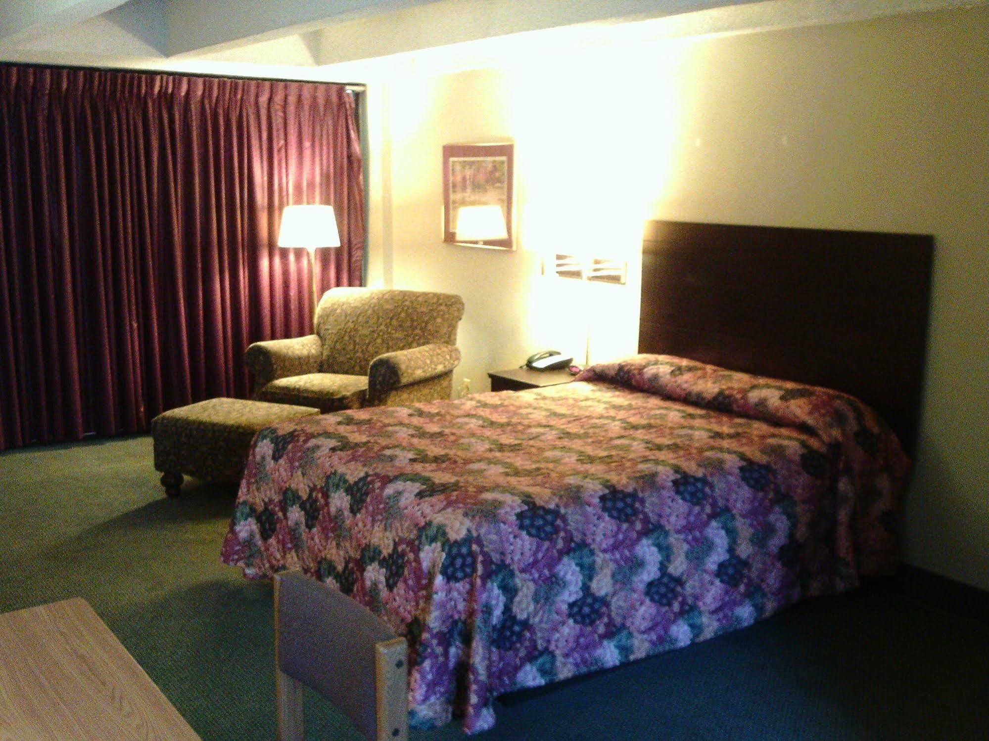 5Th Avenue Inn & Suites Rochester Bagian luar foto