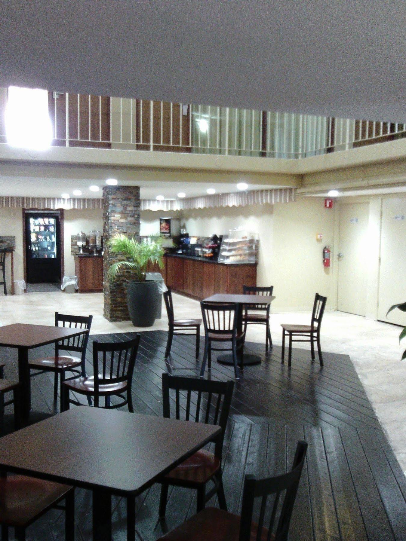 5Th Avenue Inn & Suites Rochester Bagian luar foto